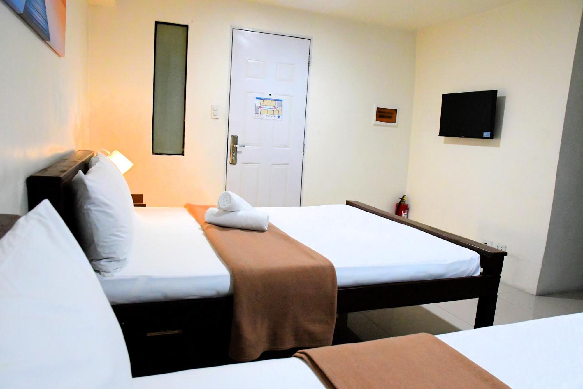 Arzo Hotel Makati Makati City Екстер'єр фото