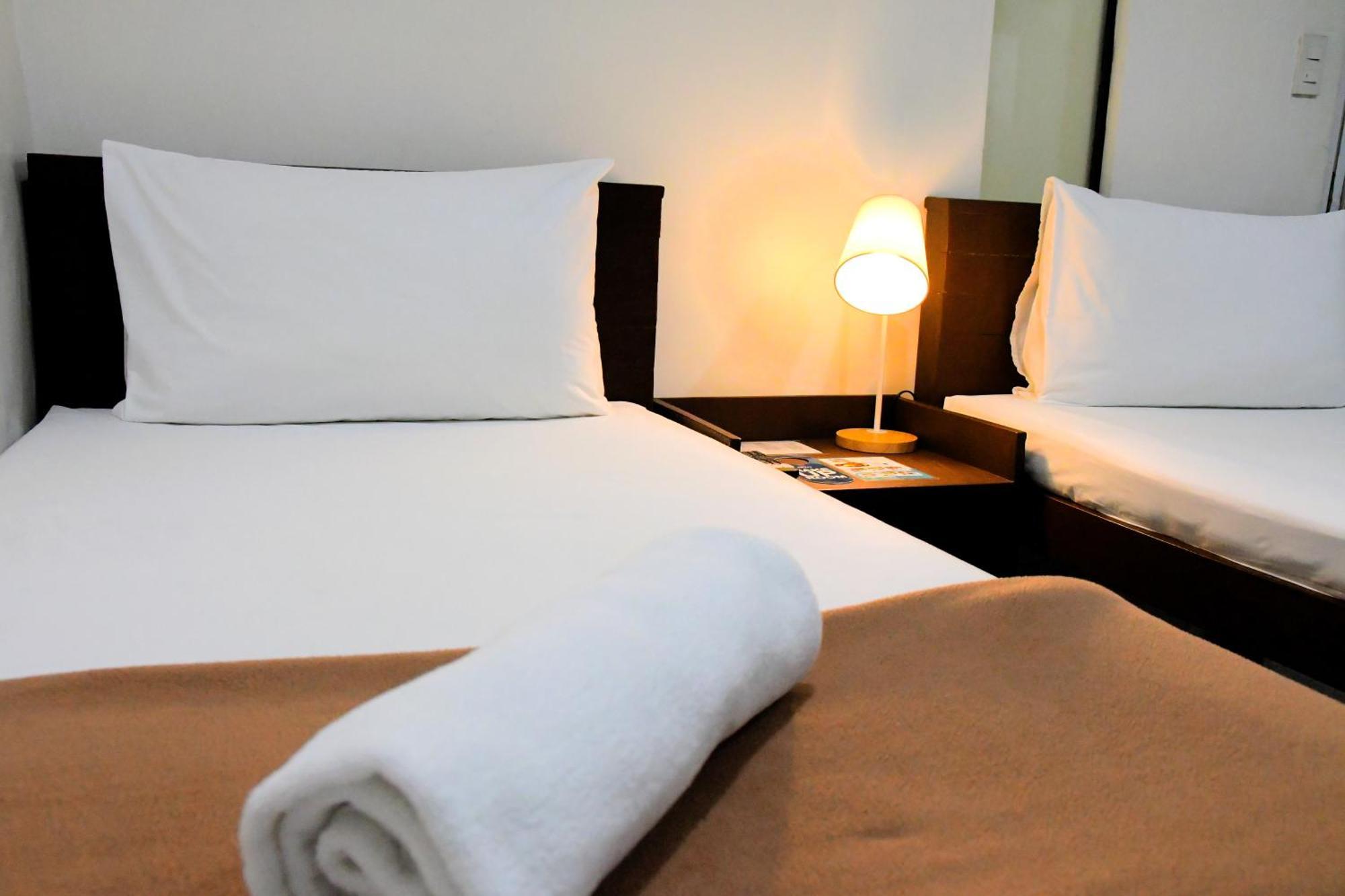 Arzo Hotel Makati Makati City Екстер'єр фото