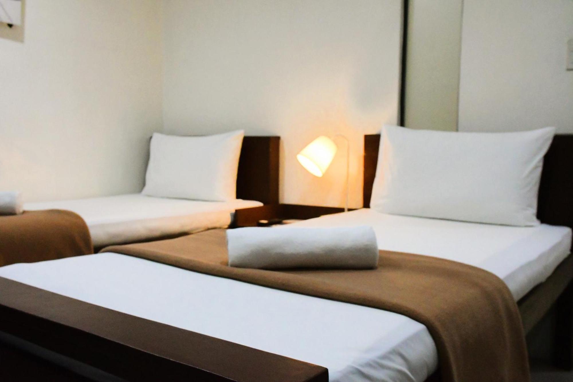 Arzo Hotel Makati Makati City Екстер'єр фото